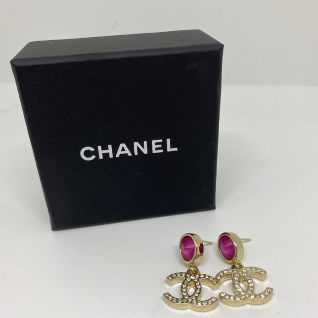 CHANEL(シャネル)のCHANEL ラインストーン ココマーク cc シルバー 銀 ピアス ネックレス レディースのアクセサリー(ピアス)の商品写真