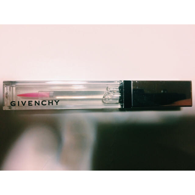 GIVENCHY(ジバンシィ)のGIVENCHY レヴェラトゥール コスメ/美容のベースメイク/化粧品(リップグロス)の商品写真