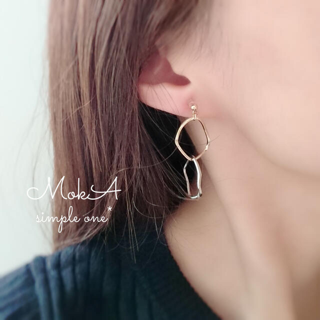 ♡再販♡きれいめ♡ツートンウェーブフープ◯⚪︎。˚ノンホールピアス✨ ハンドメイドのアクセサリー(イヤリング)の商品写真