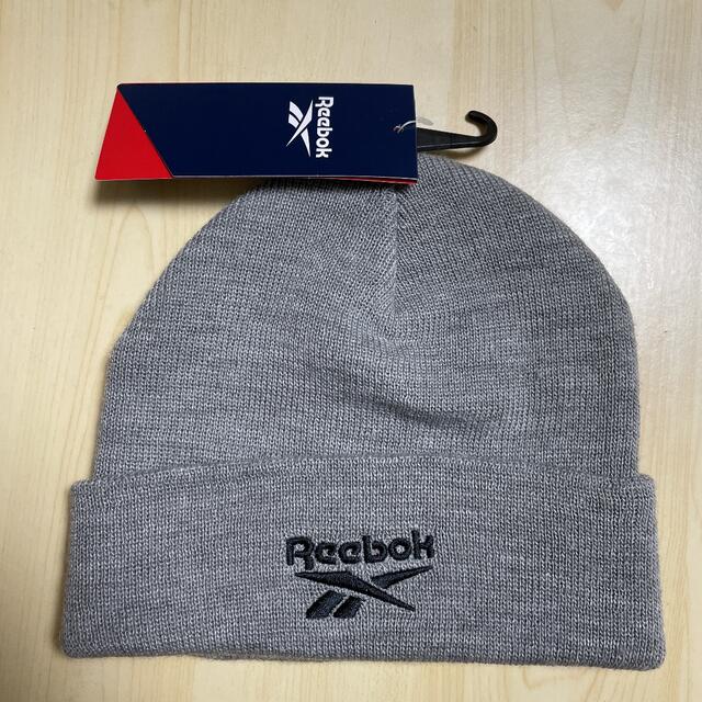 Reebok(リーボック)のリーボック　ニット帽 メンズの帽子(ニット帽/ビーニー)の商品写真