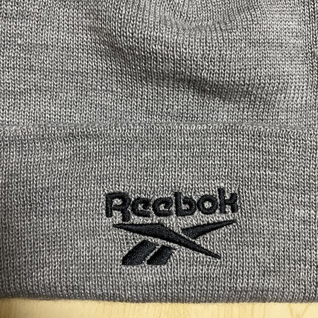 Reebok(リーボック)のリーボック　ニット帽 メンズの帽子(ニット帽/ビーニー)の商品写真