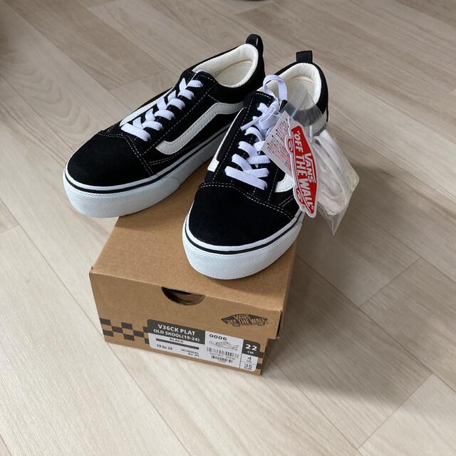 VANS(ヴァンズ)のRkm様専用　VANS OLD SKOOL 22cm 【新品未使用】BLACK キッズ/ベビー/マタニティのキッズ靴/シューズ(15cm~)(スニーカー)の商品写真