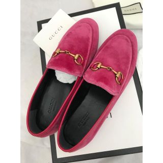 グッチ(Gucci)のグッチ 正規品　新品未使用　ローファー  ピンク  36(ローファー/革靴)