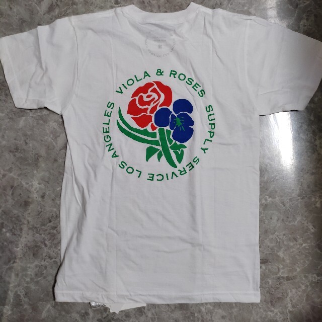 新品 約50%off VIOLA&ROSES の Tシャツ Mサイズ メンズのトップス(Tシャツ/カットソー(半袖/袖なし))の商品写真