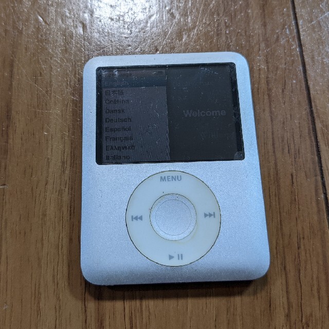 iPod(アイポッド)のiPod nano　アイポッド　4ギガ　第3世代 スマホ/家電/カメラのオーディオ機器(ポータブルプレーヤー)の商品写真