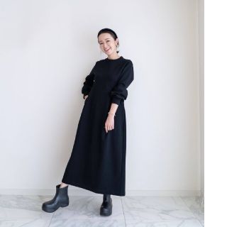 12/24まで出品 SYNE TOKYO 翁安芸さんコラボ スウェットワンピース(ロングワンピース/マキシワンピース)