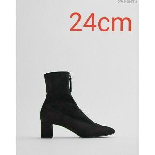 ザラ(ZARA)のZARA スエード風アンクルブーツ37(24cm)黒 太ヒール(ブーツ)