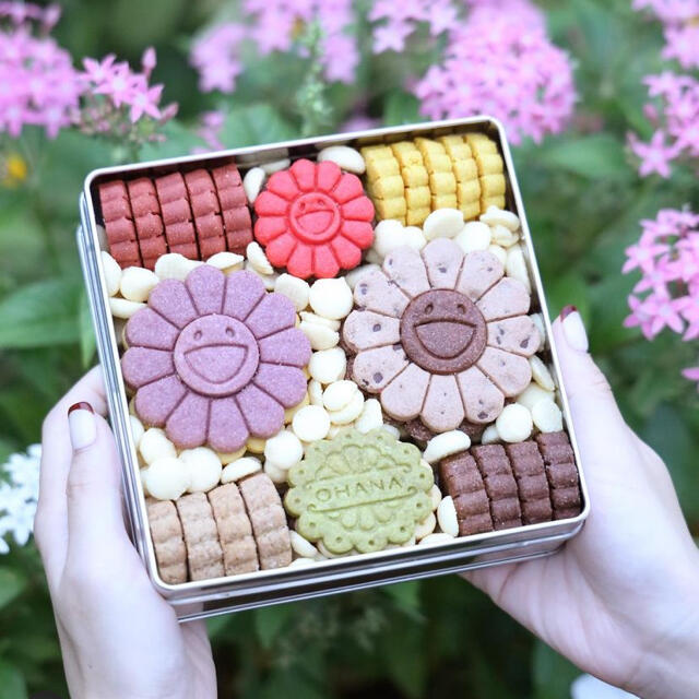 となりの開花堂 村上隆プロデュース 冬のクッキー缶M