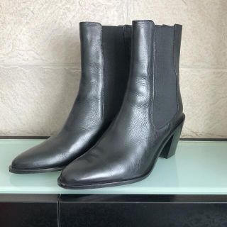 ザラ(ZARA)のZARA  レザー ショートブーツ　38(ブーツ)