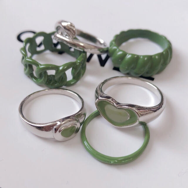 【即発送】グリーン　シルバー　指輪　リング　6個セット　韓国　ハート レディースのアクセサリー(リング(指輪))の商品写真