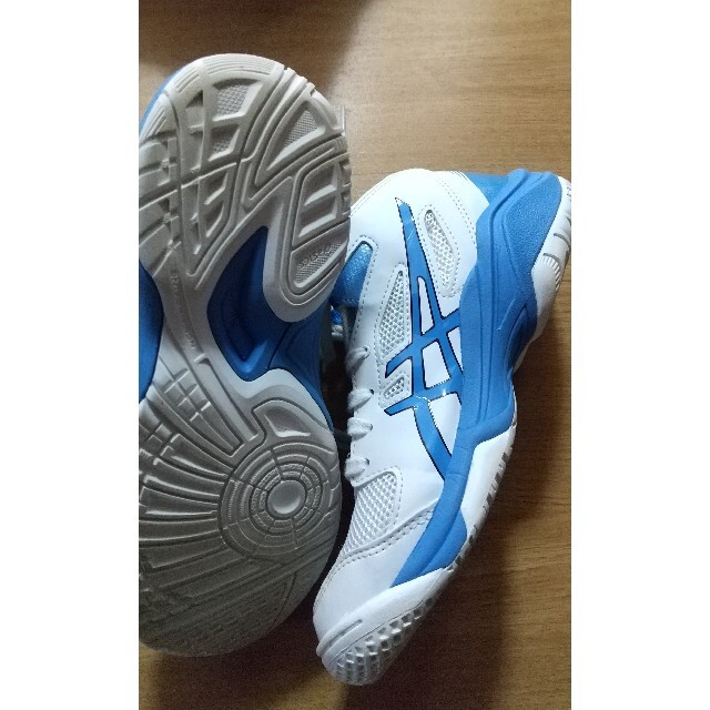 asics(アシックス)のASICSバスケットシューズ22cm  fujimo様専用 キッズ/ベビー/マタニティのキッズ靴/シューズ(15cm~)(スニーカー)の商品写真