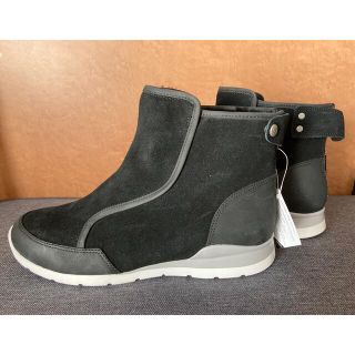 アグ(UGG)のもみじさま専用 UGGスニーカーブーツ ブラック EU39 25cm 新品未使用(ブーツ)