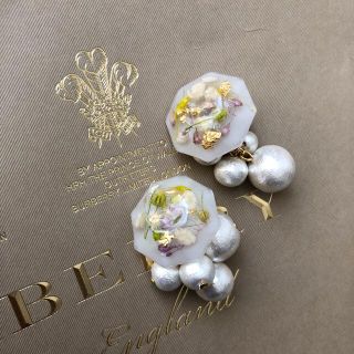 フラワー(flower)のパール　ピアス(ピアス)