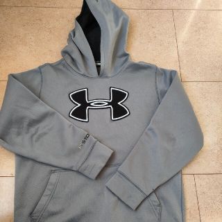 アンダーアーマー(UNDER ARMOUR)のUNDER ARMOUR パーカー　グレー　YLG 140-150cmくらい(その他)