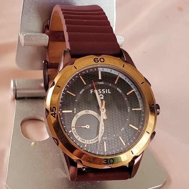FOSSIL(フォッシル)の最終　最安値　定価¥22000 正規品　FOSSIL フォシル　スマートウォッチ メンズの時計(腕時計(アナログ))の商品写真