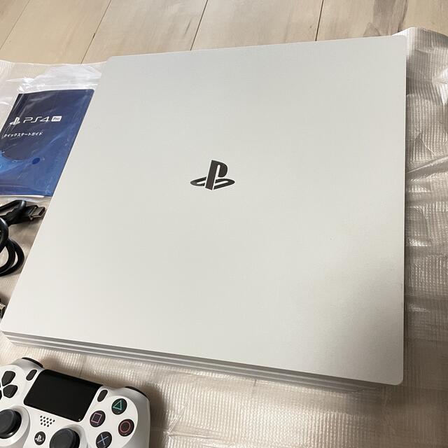 PlayStation4(プレイステーション4)のPS4 Pro ホワイト CUH-7100B B02 SSD500GB換装  エンタメ/ホビーのゲームソフト/ゲーム機本体(家庭用ゲーム機本体)の商品写真