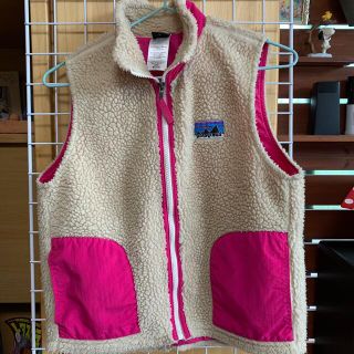 パタゴニア(patagonia)のパタゴニア　ベスト　キッズM(ジャケット/上着)