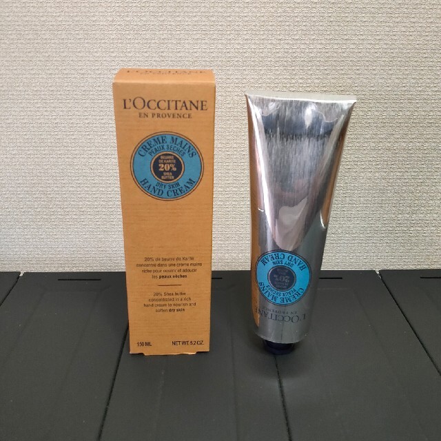 L'OCCITANE(ロクシタン)の☆新品/未使用☆ロクシタン　シアハンドクリーム　【150ml】 コスメ/美容のボディケア(ハンドクリーム)の商品写真