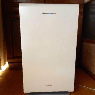 サンヨー(SANYO)のSANYO 空気清浄機 除菌電解ミスト機能 お値下げしました(その他)