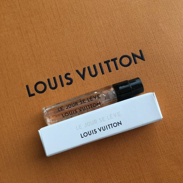 LOUIS VUITTON(ルイヴィトン)のルイヴィトン　ルジュール・スレーヴ　フレグランス　　香水　2ml コスメ/美容の香水(ユニセックス)の商品写真