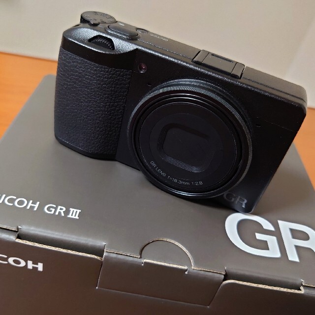 超特価sale開催！】 ユーフォライフRICOH デジタルカメラ GR DIGITAL IV ホワイトエディション