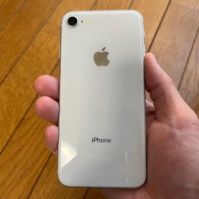 Apple(アップル)の※専用！もも様。iPhone8 64GB docomo スマホ/家電/カメラのスマートフォン/携帯電話(スマートフォン本体)の商品写真