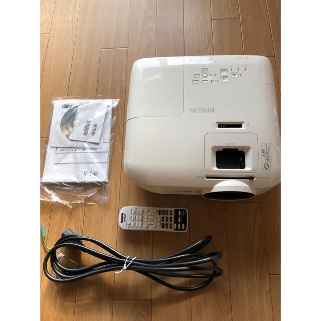 EPSON(エプソン)のホームプロジェクター EPSON EH-TW5650 スマホ/家電/カメラのテレビ/映像機器(プロジェクター)の商品写真