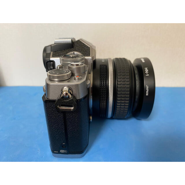 新品同様  ニコン Z fc レンズキット 28/2.8 オプション多数 スマホ/家電/カメラのカメラ(ミラーレス一眼)の商品写真