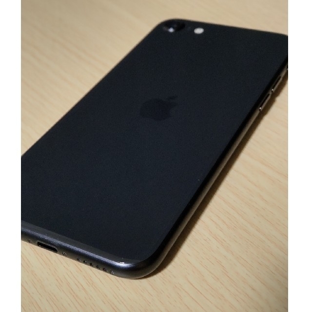 iPhone SE 128GB ブラック 4