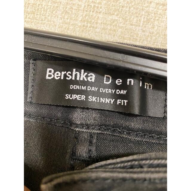 Bershka(ベルシュカ)の『bershka』スキニーパンツ　黒 メンズのパンツ(デニム/ジーンズ)の商品写真