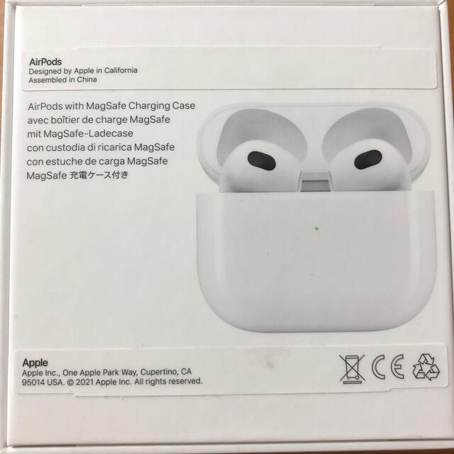 Apple(アップル)のアップル AirPods 第3世代 MME73J/A スマホ/家電/カメラのオーディオ機器(ヘッドフォン/イヤフォン)の商品写真