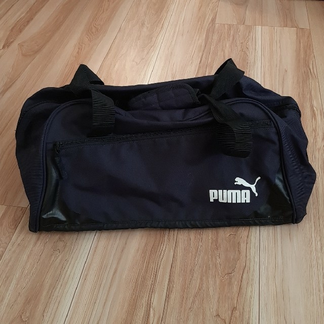 PUMA(プーマ)のプーマ　puma　ボストンバッグ　スポーツバック　美品　たっぷり入ります メンズのバッグ(ボストンバッグ)の商品写真