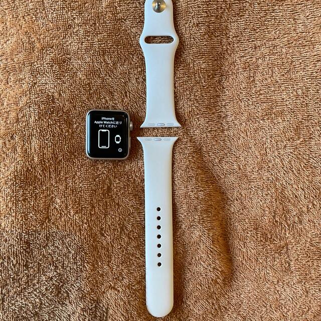 Apple(アップル)の送料込　Apple Watch 3 38mm シルバー　GPS  バンドおまけ メンズの時計(腕時計(デジタル))の商品写真
