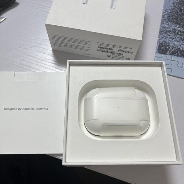 Apple(アップル)のAir Pods Pro 正規品 エアーポッズ プロ MWP22J/A  スマホ/家電/カメラのオーディオ機器(ヘッドフォン/イヤフォン)の商品写真