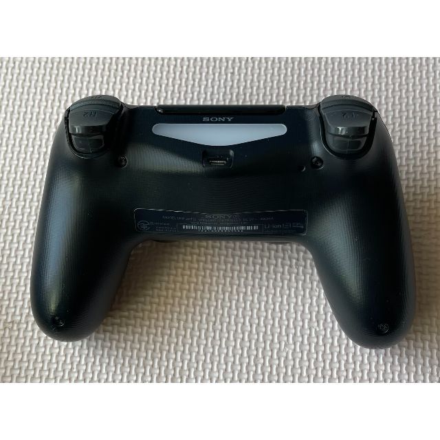 PlayStation4(プレイステーション4)のPS4 Pro CUH-7200B 本体 + コントローラー エンタメ/ホビーのゲームソフト/ゲーム機本体(家庭用ゲーム機本体)の商品写真