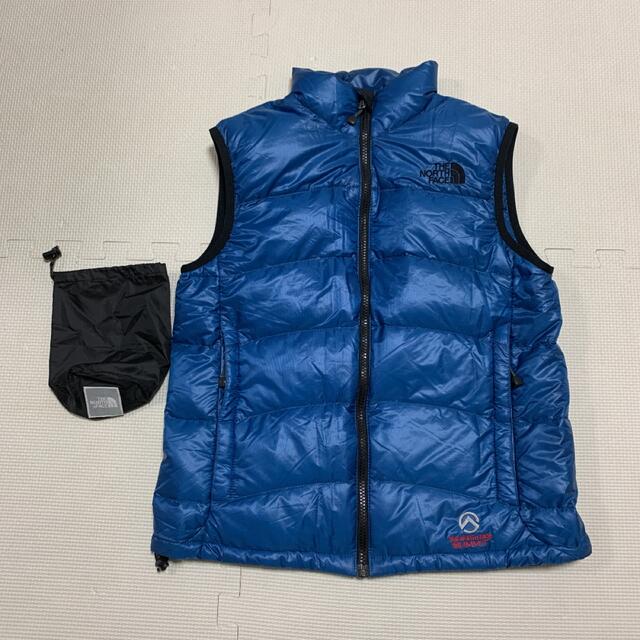 THE NORTH FACE(ザノースフェイス)の収納袋付！ノースフェイス 軽量 アコンカグア ダウンベスト ブルー メンズのジャケット/アウター(ダウンベスト)の商品写真