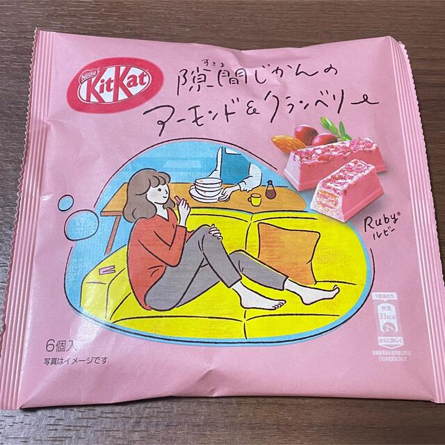 Nestle(ネスレ)のキットカット アーモンド クランベリー 6個 食品/飲料/酒の食品(菓子/デザート)の商品写真