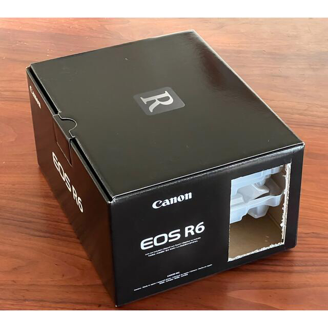 Canon(キヤノン)の[新品•未使用]　CANON EOS R6  スマホ/家電/カメラのカメラ(ミラーレス一眼)の商品写真