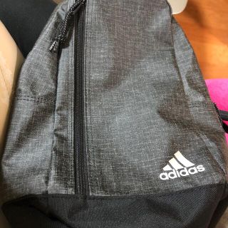 アディダス(adidas)の美品　アディダス　ショルダーバック　グレー　ダーク(ショルダーバッグ)