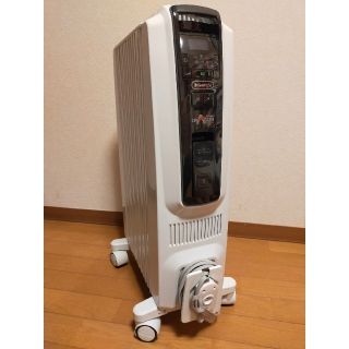 デロンギ(DeLonghi)のDeLonghi オイルヒーター TDD0610B(その他)