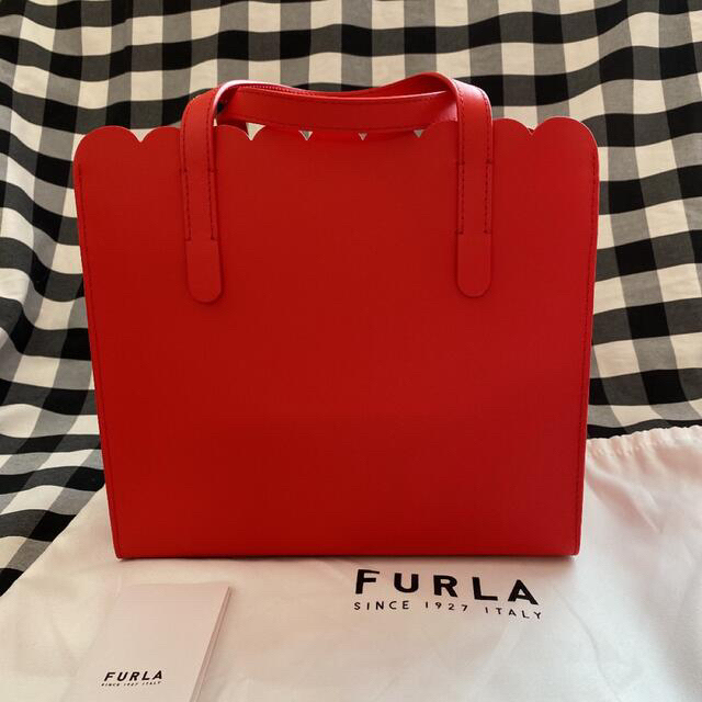 最終SALE♡ 新品 FURLA  サリー S カットアウト