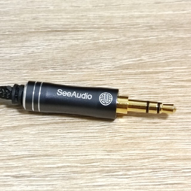 Seeaudio Bravery 中古 中華 イヤホン IEM  スマホ/家電/カメラのオーディオ機器(ヘッドフォン/イヤフォン)の商品写真