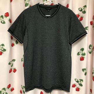 ユニクロ(UNIQLO)の激安美品　ユニクロ　ライン　Vネック　Tシャツ(Tシャツ/カットソー(半袖/袖なし))