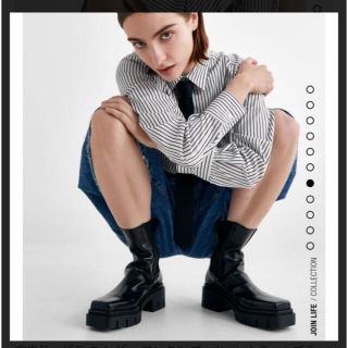 ザラ(ZARA)の【新品未使用品】ZARA スクエアトゥトラックソール ブーツ(ブーツ)