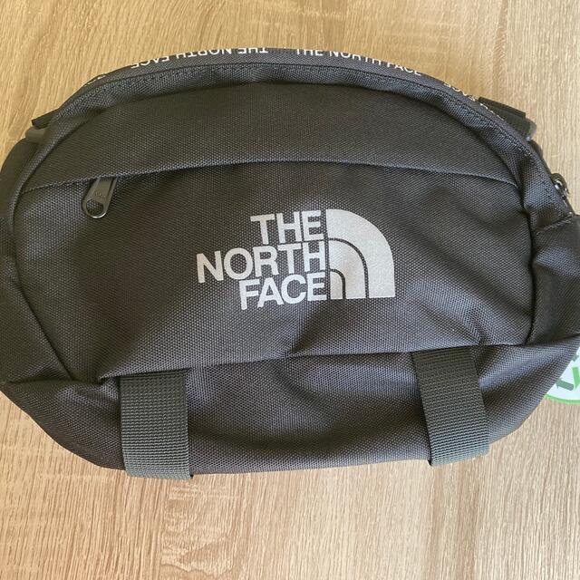 THE NORTH FACE(ザノースフェイス)の新品未使用　韓国正規品　ノースフェイス　ショルダーバッグ　クロスバッグ　男女兼用 レディースのバッグ(ショルダーバッグ)の商品写真