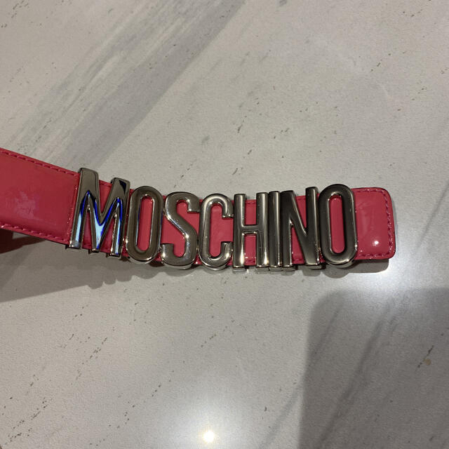 MOSCHINO(モスキーノ)の値下げ‼️モスキーノ   ベルト　モスキーノ  ピンク レディースのファッション小物(ベルト)の商品写真