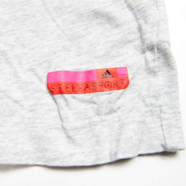 adidas by Stella McCartney(アディダスバイステラマッカートニー)のadidas by Stella McCartney アディダスバイステラマッカートニー ロゴプリントクルーネックワイドTシャツ S グレー 半袖 カットソー トップス【中古】【adidas by Stella McCartney】 レディースのトップス(Tシャツ(半袖/袖なし))の商品写真