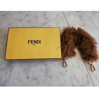 フェンディ(FENDI)のFENDI ストラップユー リアルファー(ショルダーバッグ)