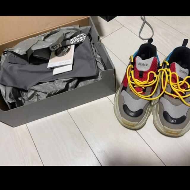 ジヨン着用　balenciaga triple s