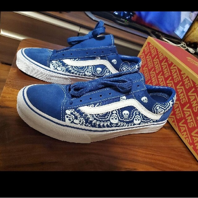 VANS - 【新品】VANS スカル&ペイズリー柄スニーカー ブルー 25.0cmの